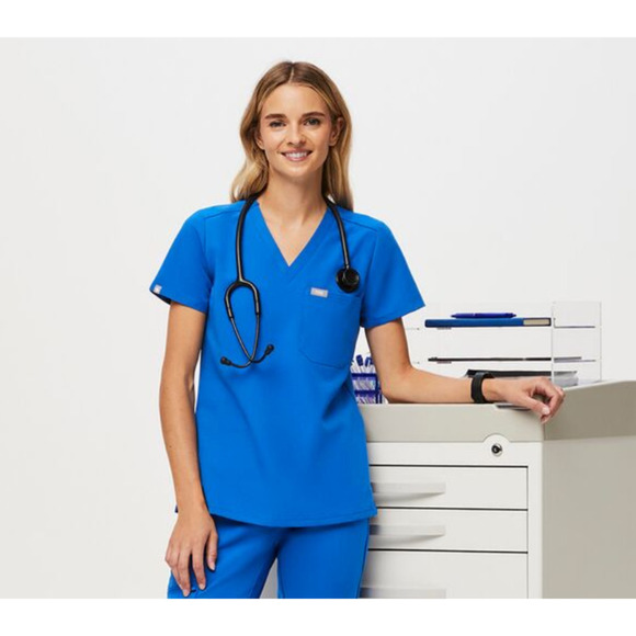 NWT FIGS Technical Collection Catarina One-Pocket Scrub Top - Picture 16 of 16